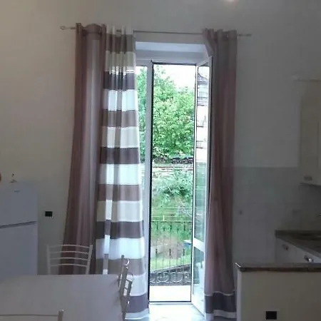 Apartment Station's Windows La Spezia